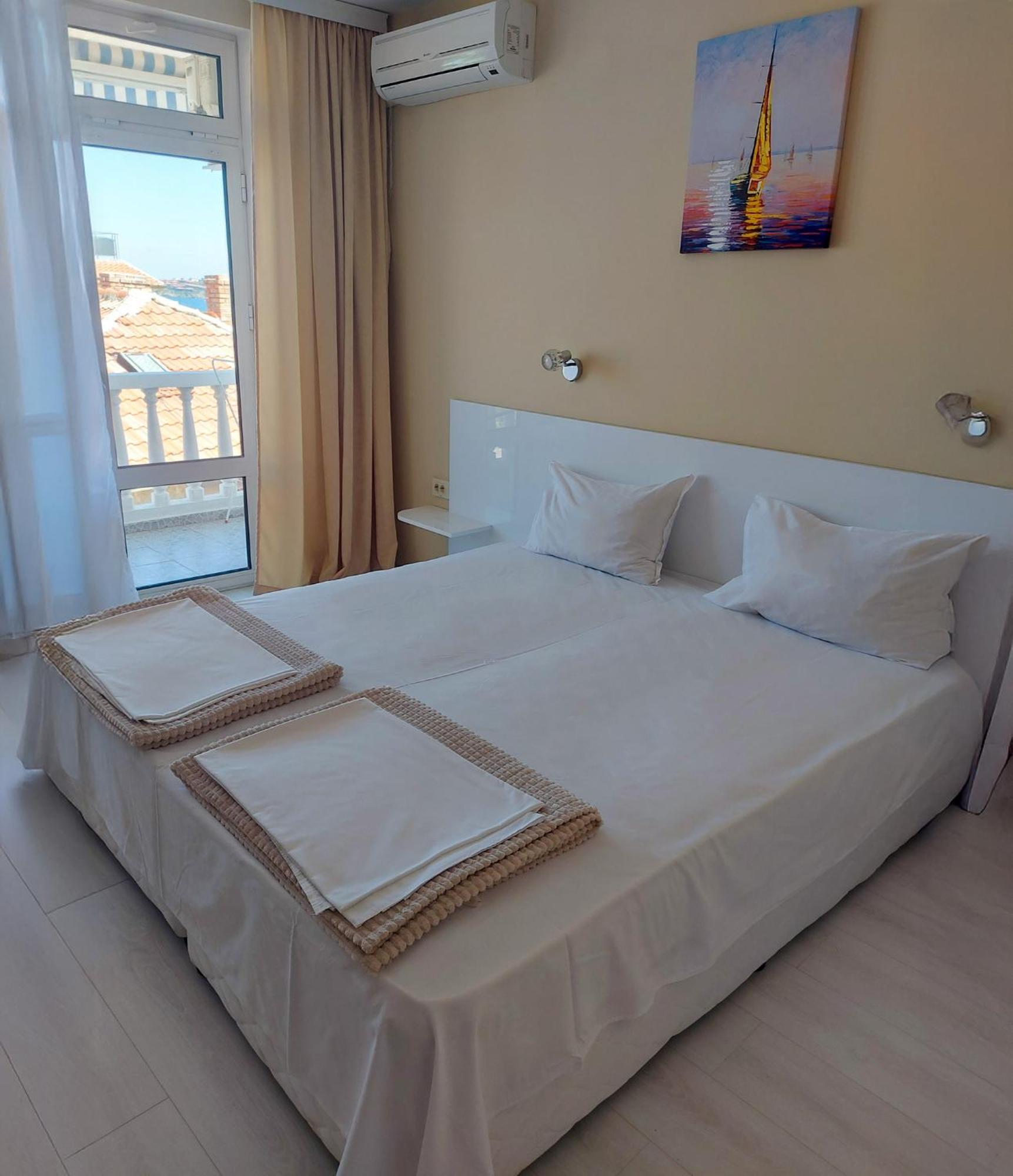 Exotic Guest House โซโซโปล ภายนอก รูปภาพ